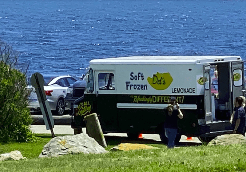 Food Trucks and On-Site Vendors That Keep Things Convenient Food Trucks and On-Site Vendors That Keep Things Convenient