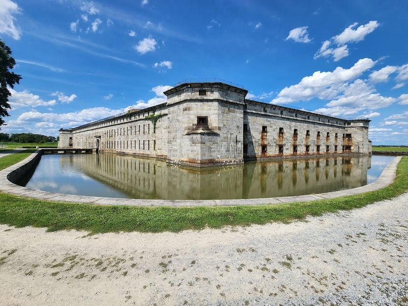 Fort Delaware (Pea Patch Island) Fort Delaware (Pea Patch Island)