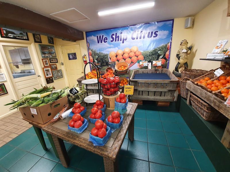Fresh Citrus and Produce Straight From the Region