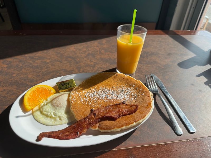 Fresh Juice and Honest Portions Fresh Juice and Honest Portions