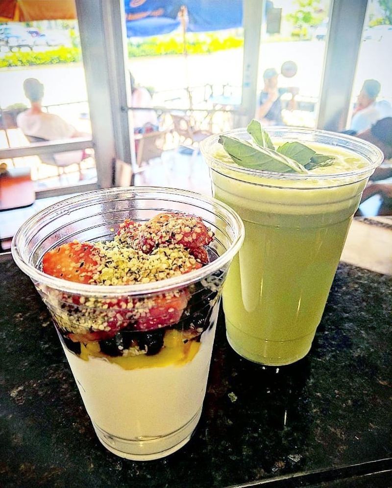 Fresh Juices and Smoothies Worth the Trip Alone Fresh Juices and Smoothies Worth the Trip Alone