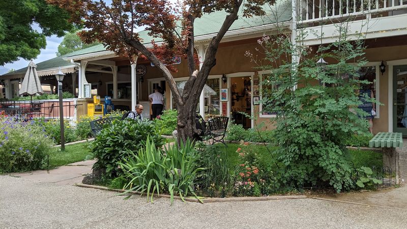 Galleries, Museums, and the Art of Slowing Down Galleries, Museums, and the Art of Slowing Down