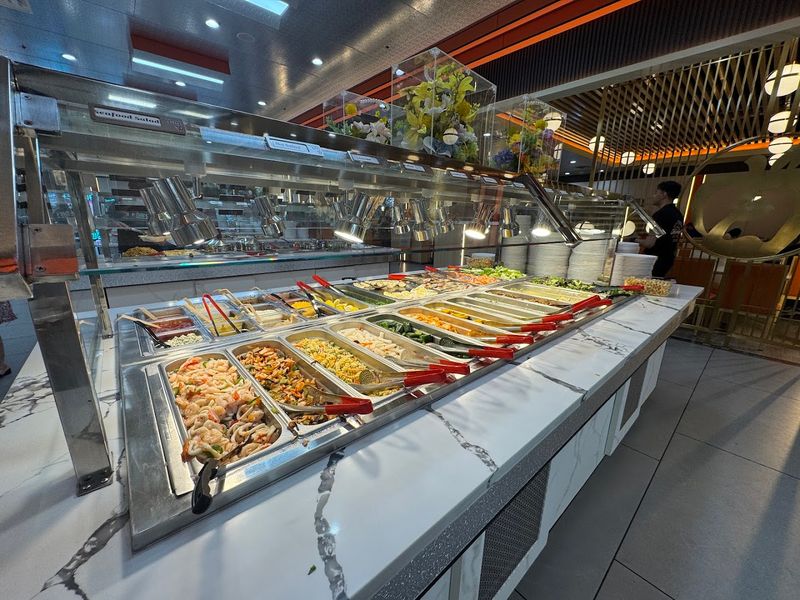 Golden Apple Buffet in St. Charles