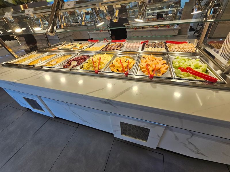 Golden Apple Buffet