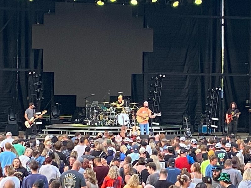 Grandstand Concerts That Have Featured Legends Grandstand Concerts That Have Featured Legends