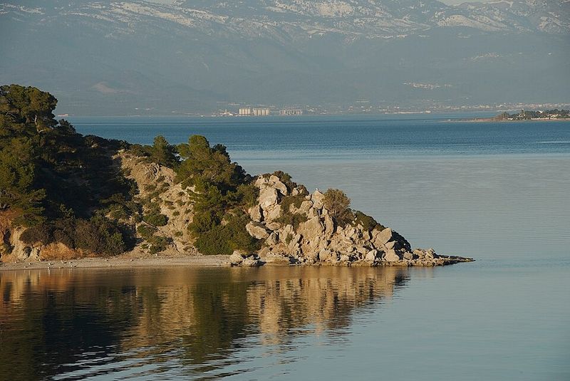 Greece: About 13,676 km Greece: About 13,676 km