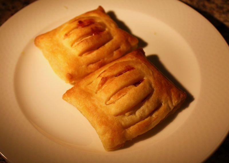 Guava and Cheese Pastry (Pastelito de Guayaba y Queso) - Miami Guava and Cheese Pastry (Pastelito de Guayaba y Queso) - Miami