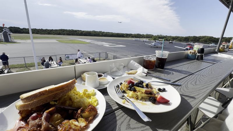 Hangar B Eatery - Chatham