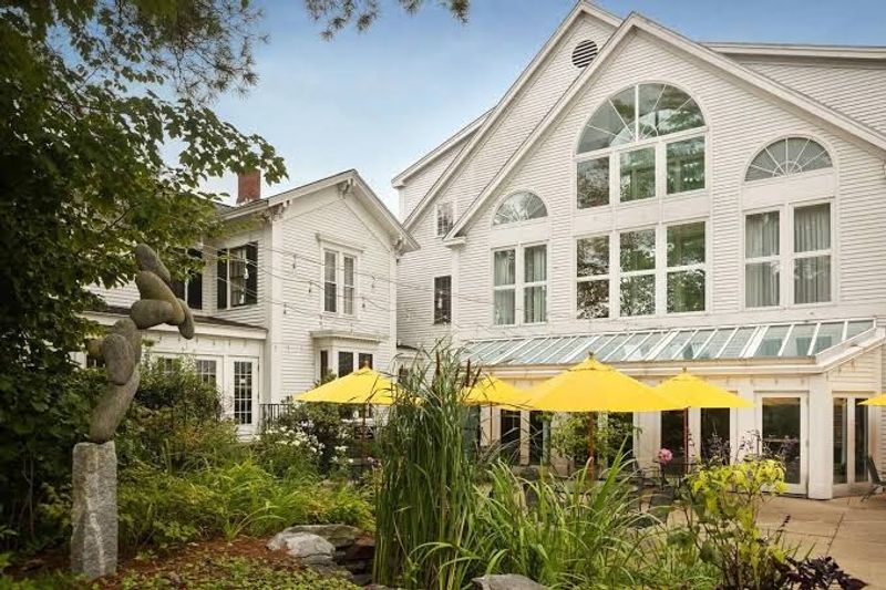 Harraseeket Inn (Buffet Dining) — Freeport