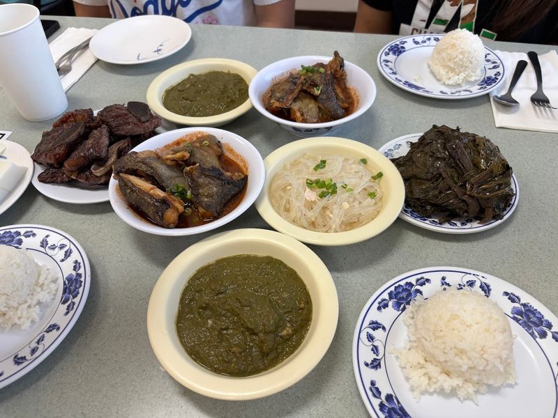 Helena's Hawaiian Food, Honolulu, HI