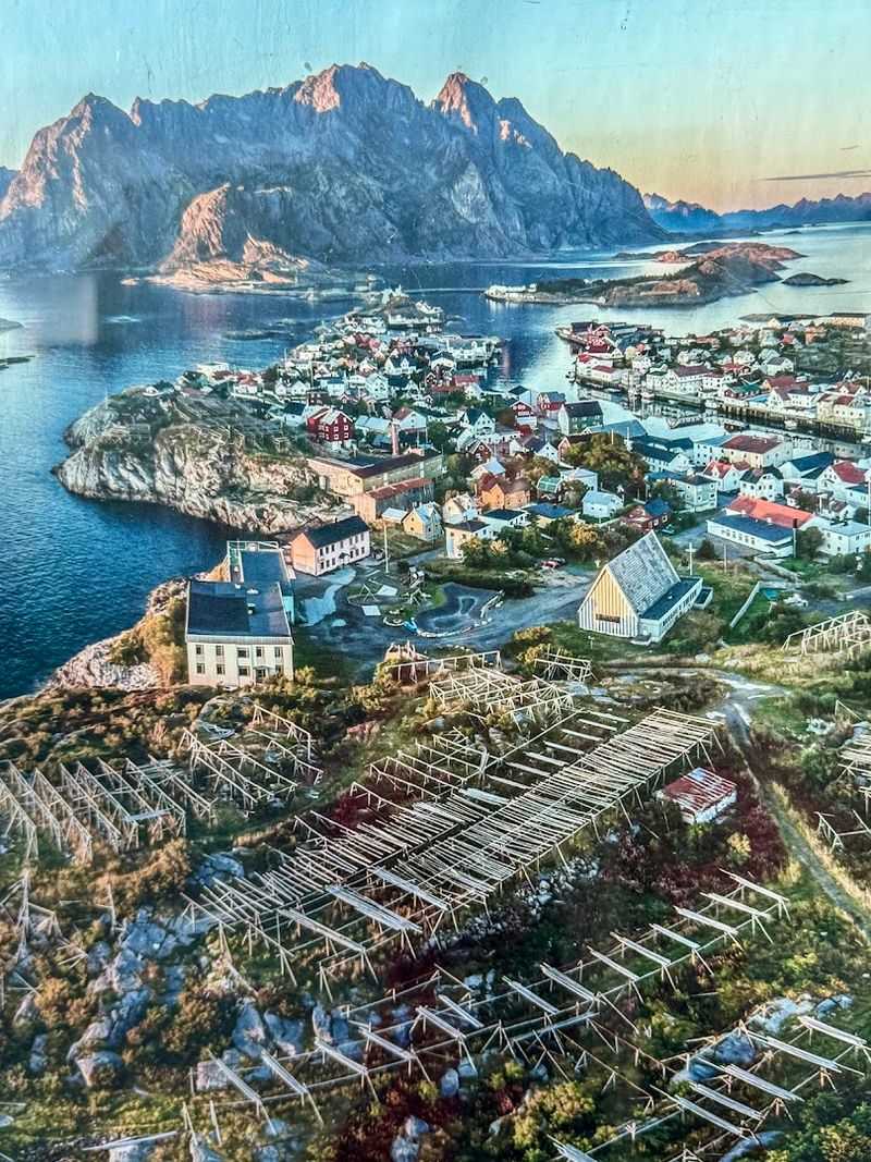 Henningsvær, Norway Henningsvær, Norway