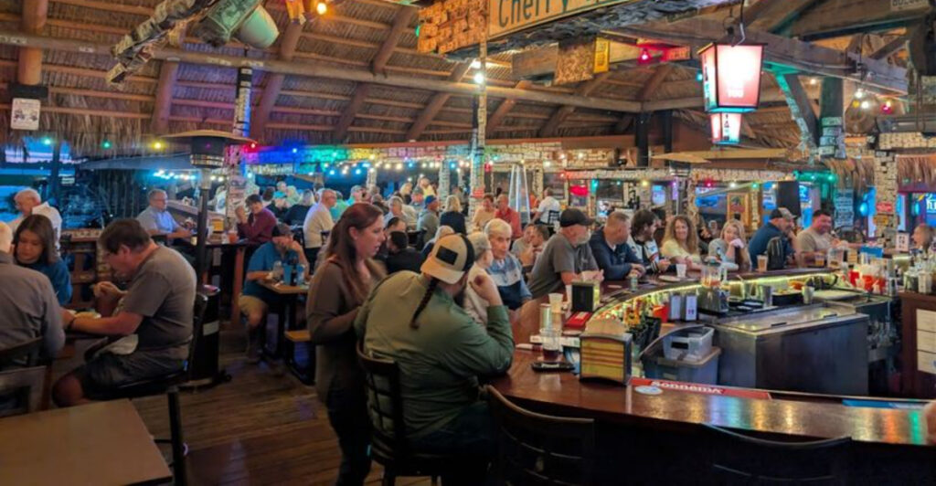 Hidden Near Lake Wales, This Spot Blends Nature, Food, and Nostalgia
