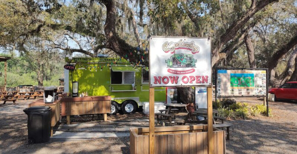 Hidden in Lake Wales Is a Cajun Restaurant Packed With Bold Louisiana Flavor