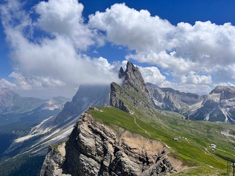 Hiking the Dolomites, Italy Hiking the Dolomites, Italy