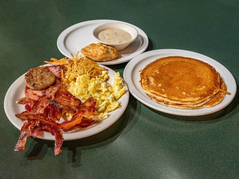 Homestyle Comfort Food That Delivers on the Promise
