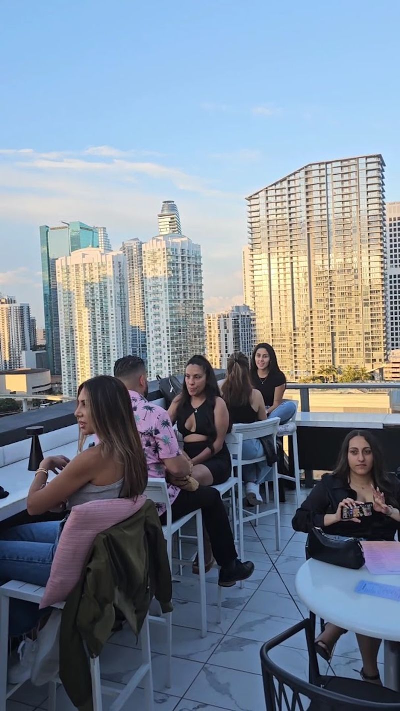 Hours, Happy Hour, and the Best Time to Arrive