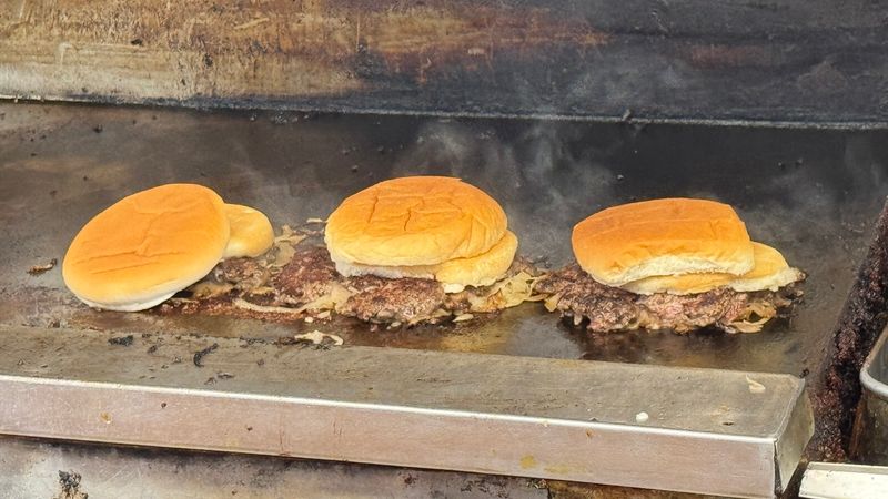 How Robert's Compares to Other El Reno Burger Spots