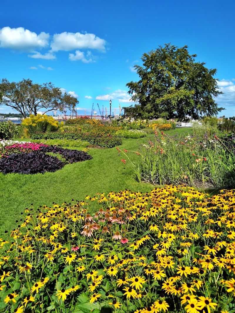 How Two Sisters Changed a Waterfront Forever How Two Sisters Changed a Waterfront Forever