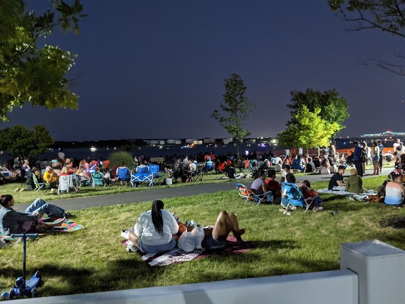 How the Park Handles Crowds and When to Go