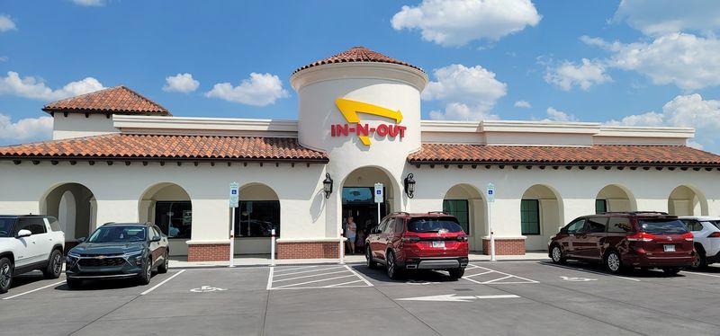 In-N-Out Burger (Multiple Locations, CA & West Coast)