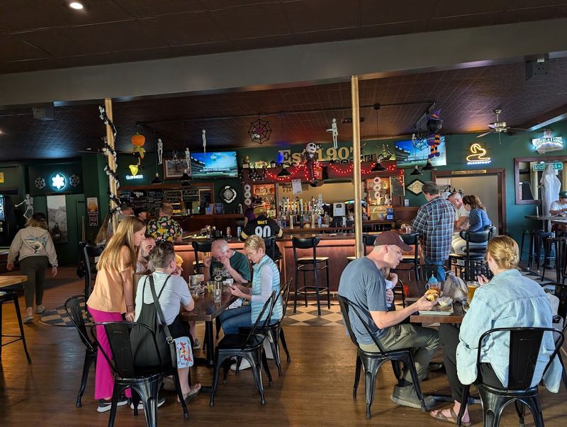 Inside The Gold Bar: The Setting You Should Know About Before You Arrive Inside The Gold Bar: The Setting You Should Know About Before You Arrive