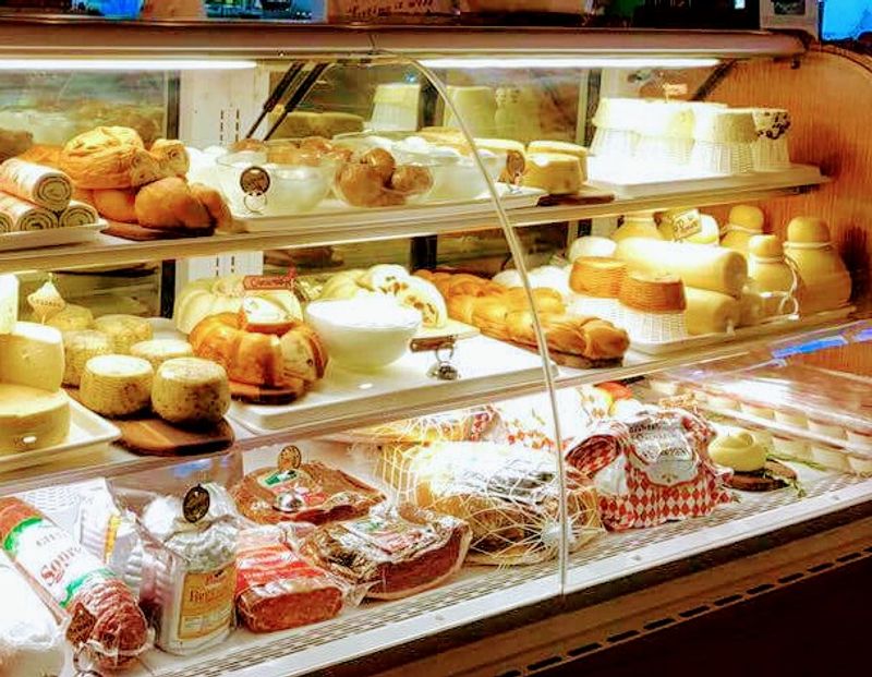 Italian Pastries and Breakfast Worth Waking Up For