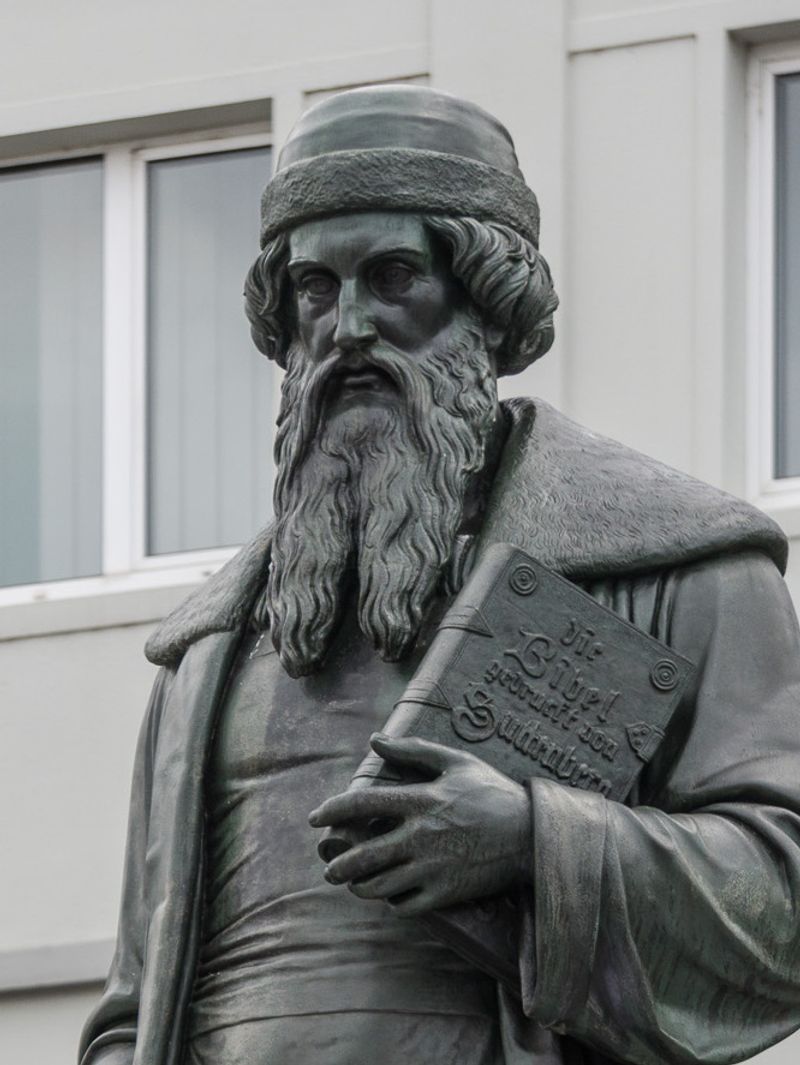 Johannes Gutenberg Johannes Gutenberg