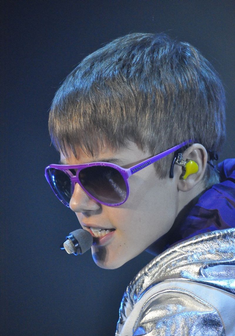 Justin Bieber – Rubik's Cube Master