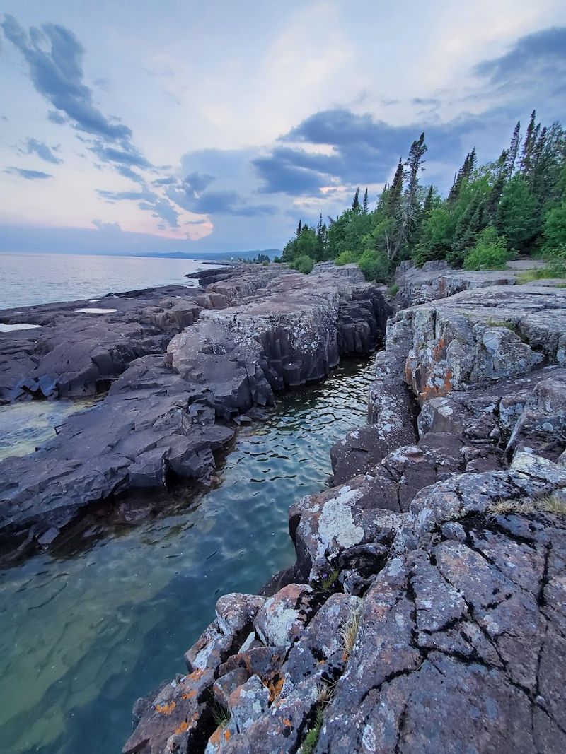 Kayaking and Paddling the North Shore Kayaking and Paddling the North Shore