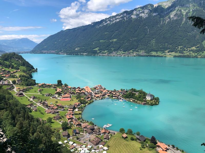 Lake Brienz, Interlaken, Switzerland Lake Brienz, Interlaken, Switzerland