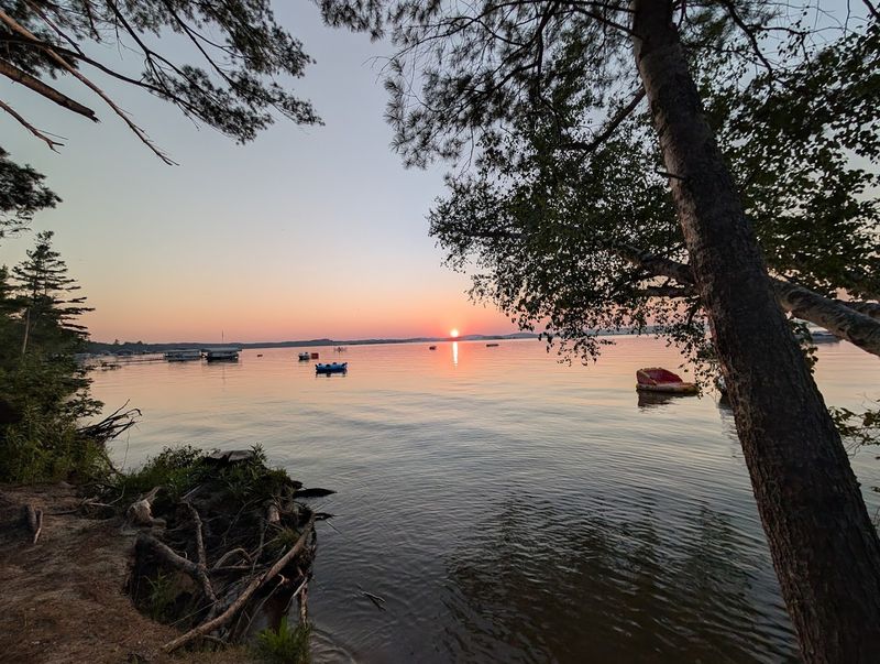 Lakeside Sites That Stop You Mid-Sentence Lakeside Sites That Stop You Mid-Sentence