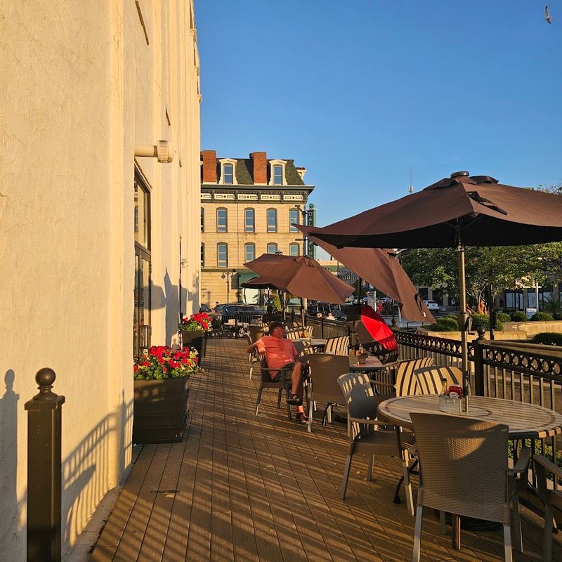 Landmark Kitchen and Bar