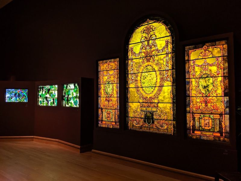 Leaded Glass Windows That Redefine What Glass Can Do Leaded Glass Windows That Redefine What Glass Can Do