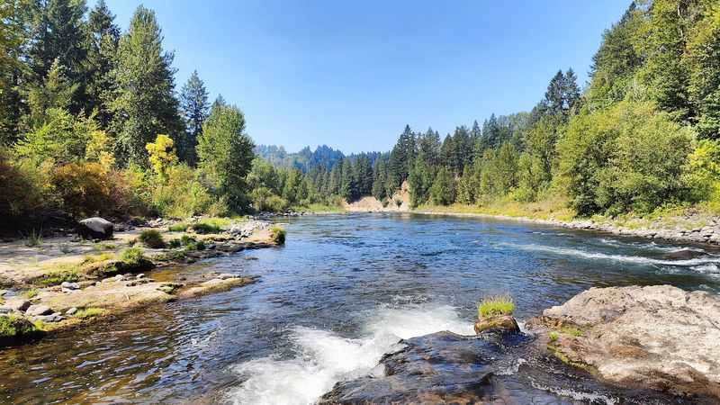 Life Along the Clackamas River
