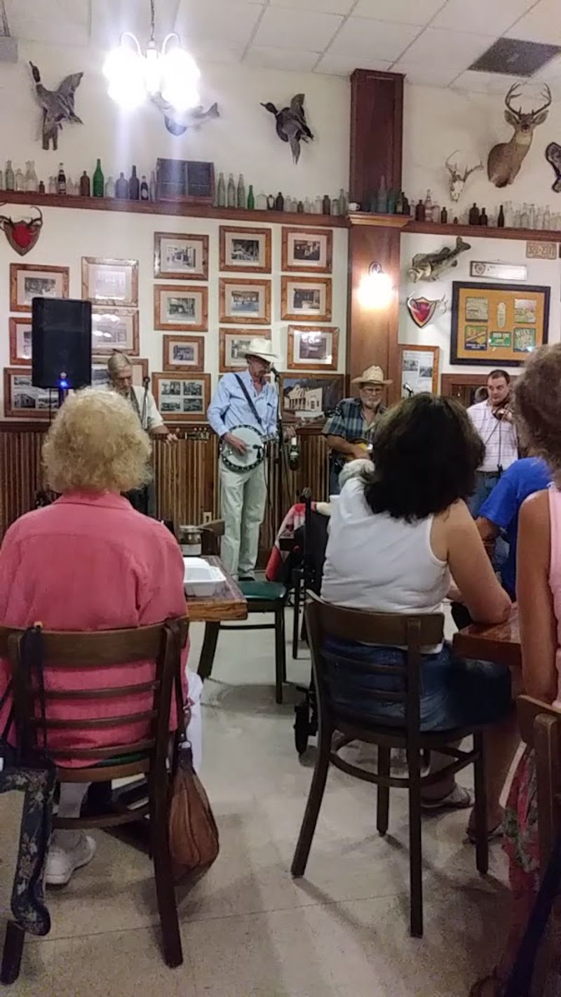 Live Music and the Community Vibe
