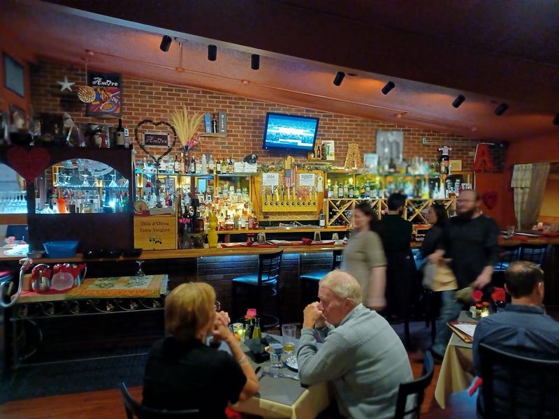 Live Music and the Evenings That Linger Longer Than Planned