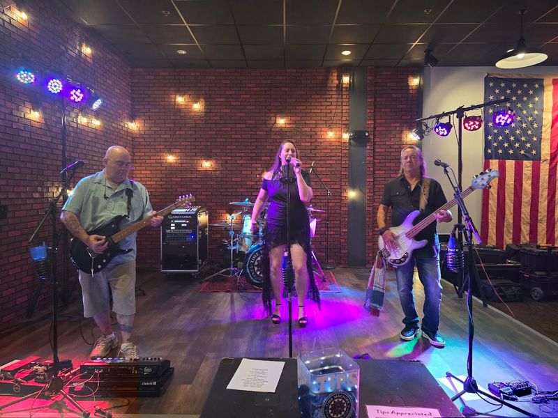 Live Music on Weekends: What to Expect