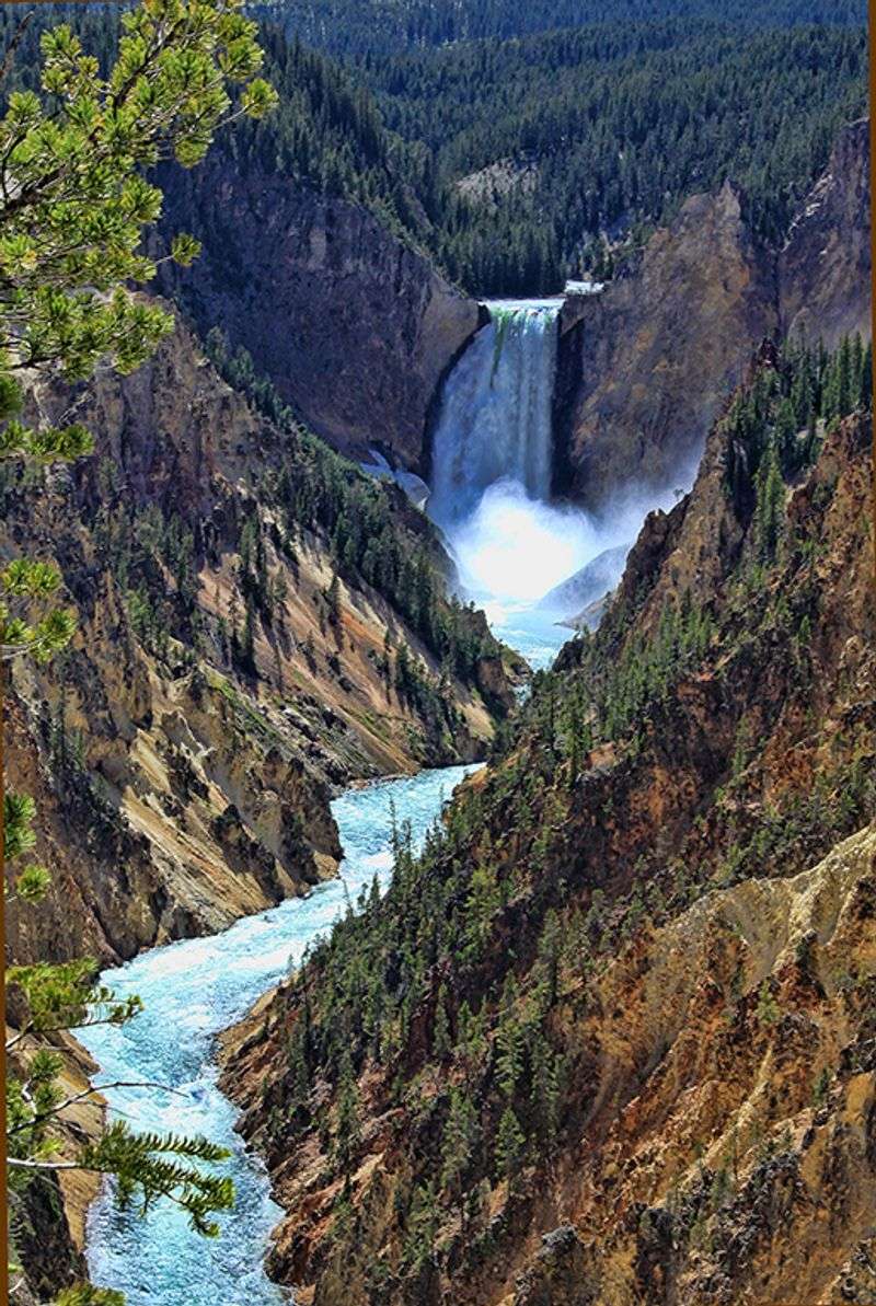 Lower Falls of Yellowstone, Wyoming Lower Falls of Yellowstone, Wyoming