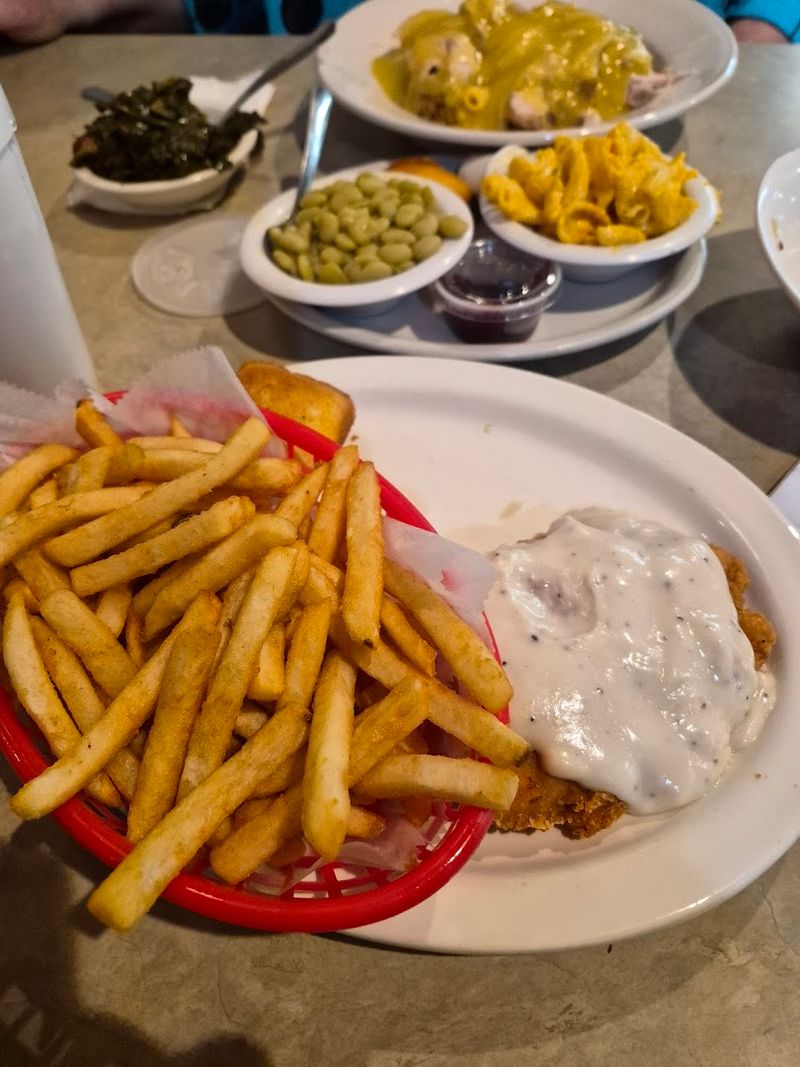 Lunch Specials and Daily Rotating Dishes Lunch Specials and Daily Rotating Dishes