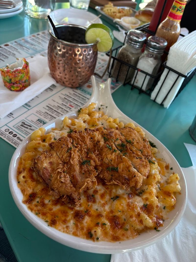 Mac and Cheese That Steals the Spotlight Mac and Cheese That Steals the Spotlight