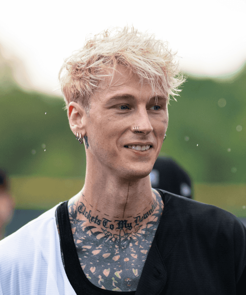 Machine Gun Kelly's Awkward Red Carpet Interviews Machine Gun Kelly's Awkward Red Carpet Interviews