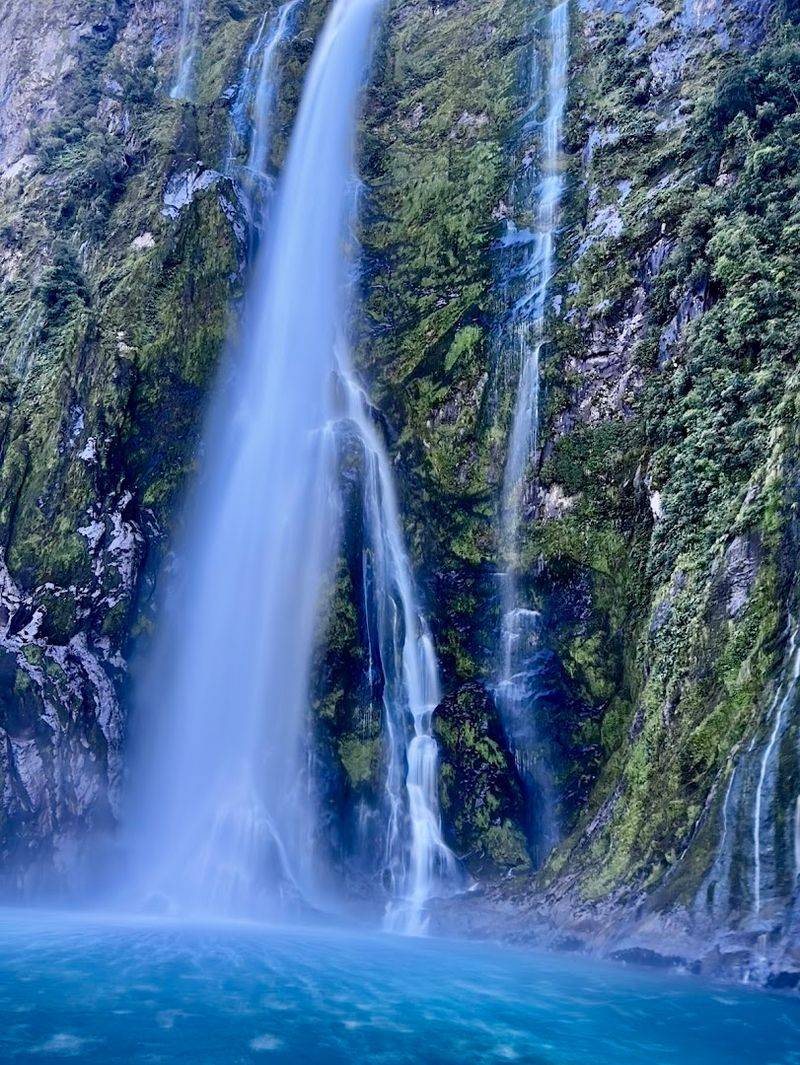 Milford Sound's Stirling Falls, New Zealand Milford Sound's Stirling Falls, New Zealand