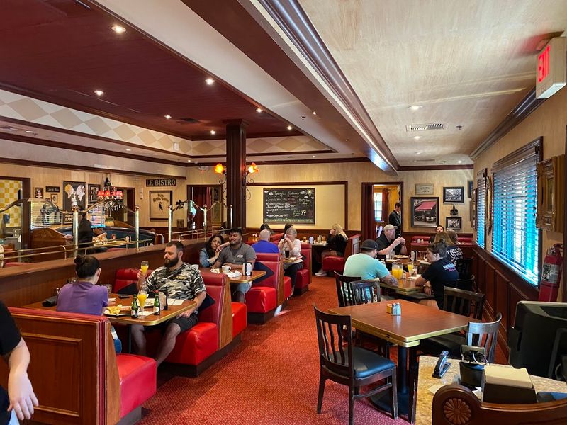 Mimi's Cafe - Memphis Area