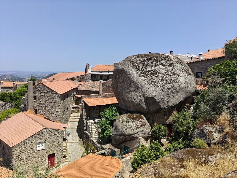 Monsanto – The Village Built Between Boulders