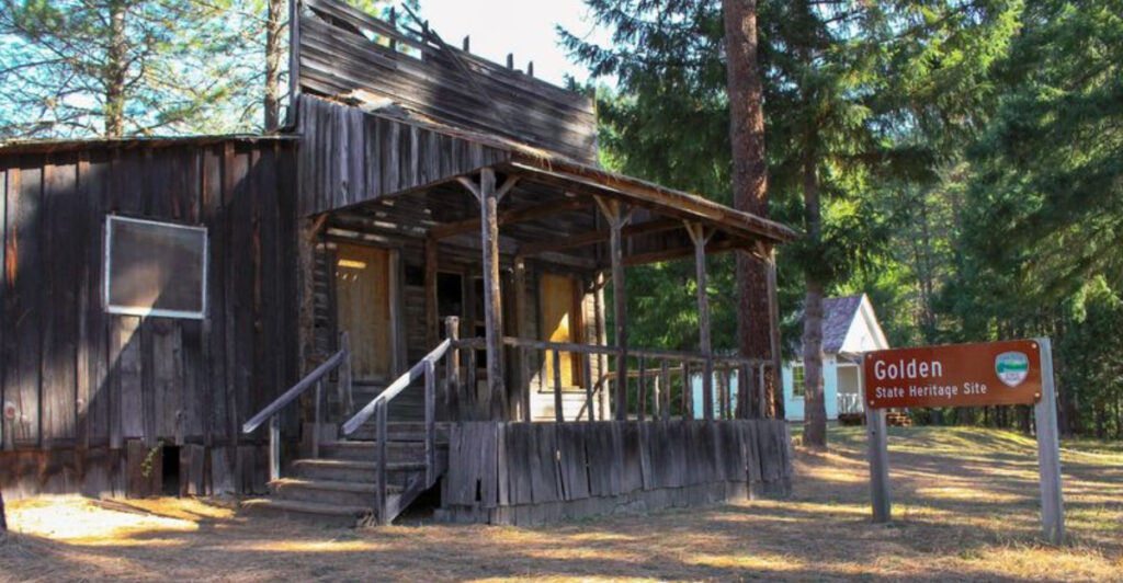 Most People Have Never Heard of This Free-to-Explore Abandoned Pioneer Village in Oregon
