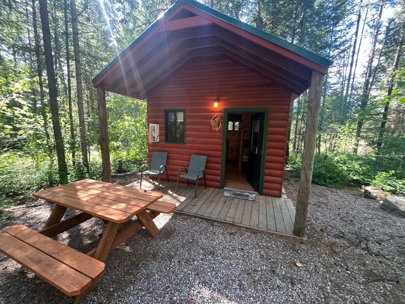 Mountain Meadow Cabins, Hungry Horse, Montana Mountain Meadow Cabins, Hungry Horse, Montana