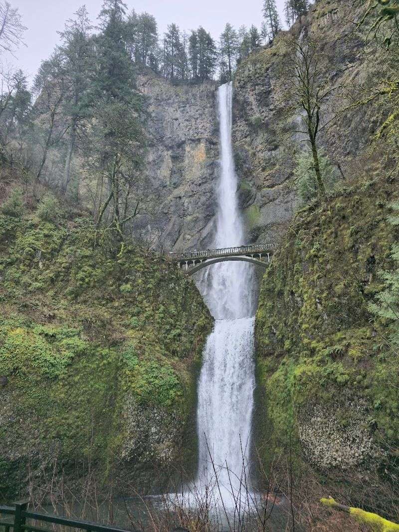 Multnomah Falls, Oregon, USA Multnomah Falls, Oregon, USA