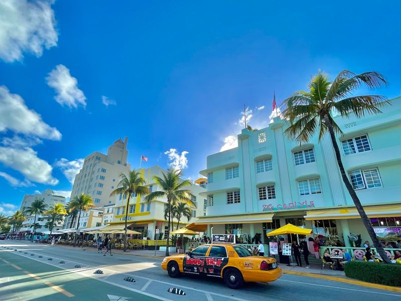 Ocean Drive, Miami Beach, Florida Ocean Drive, Miami Beach, Florida