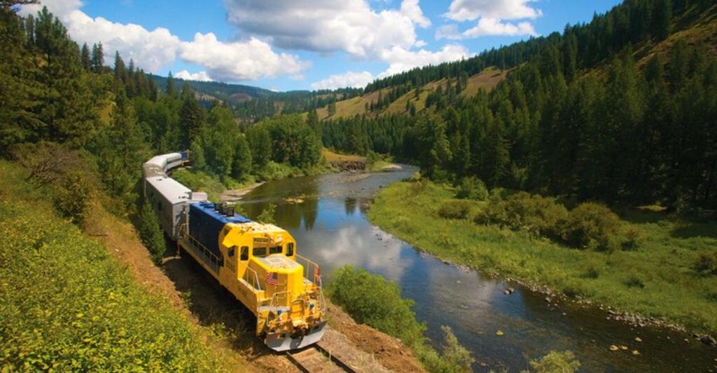 Oregon Is Home to One of America’s Most Surprisingly Peaceful Train Journeys