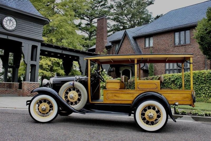 Oval Beach and the Felt Mansion: Two Stops Worth Knowing About